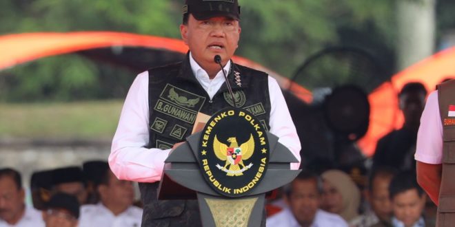 Menko Polkam Ingatkan Sanksi Hukum Atas Tindakan Pengibaran Simbol Pengganti Bendera Merah Putih
